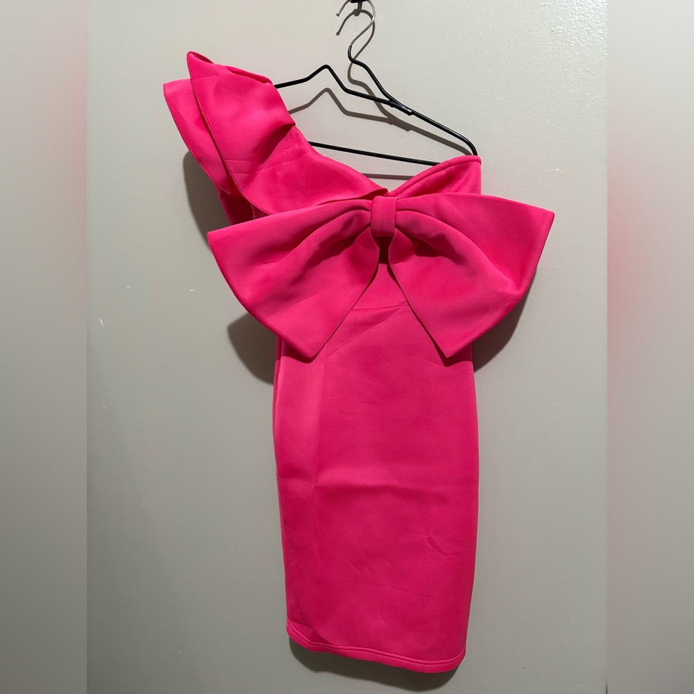 Pink bow dress